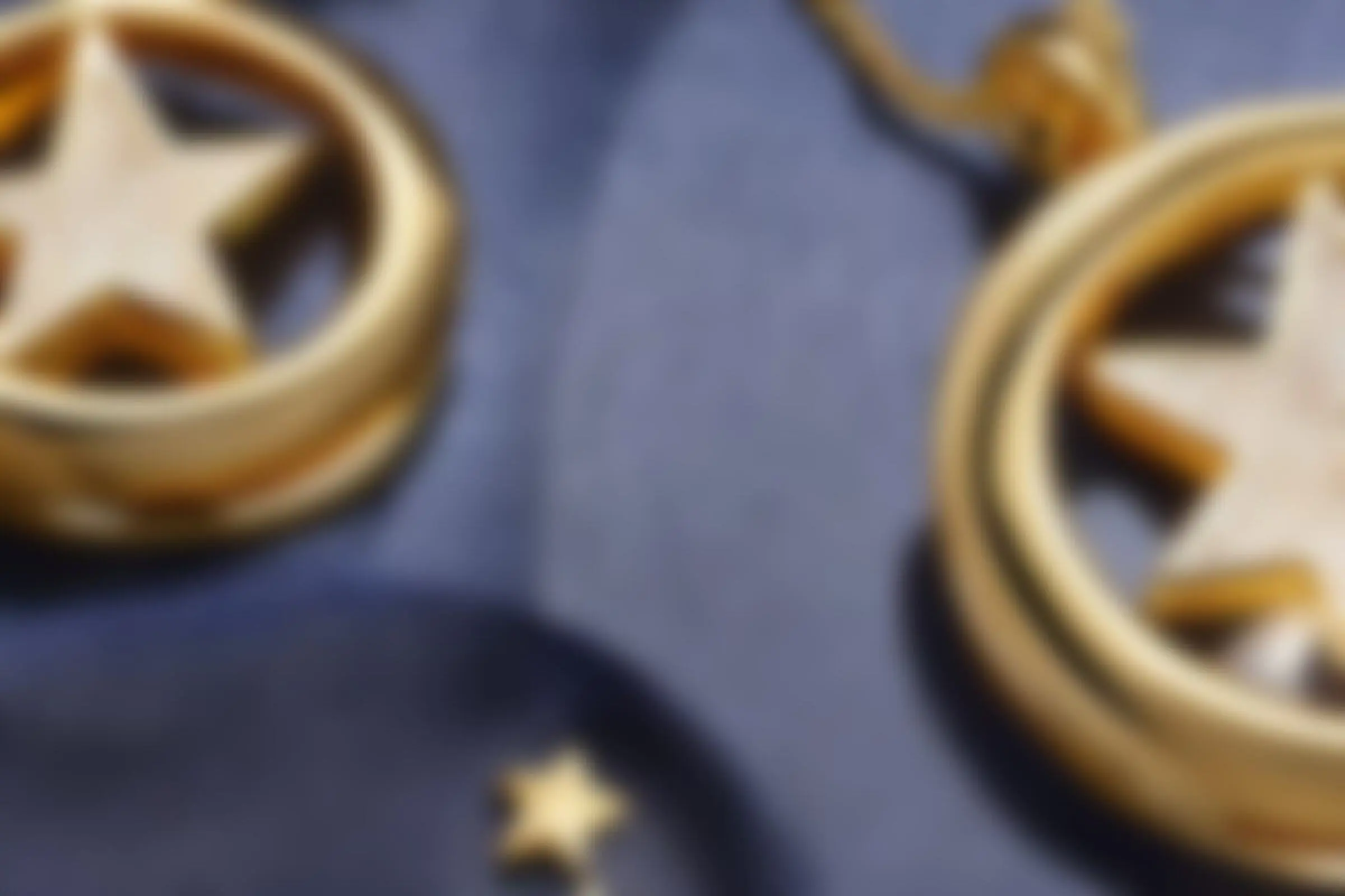 Откройте двери в мир квестов!